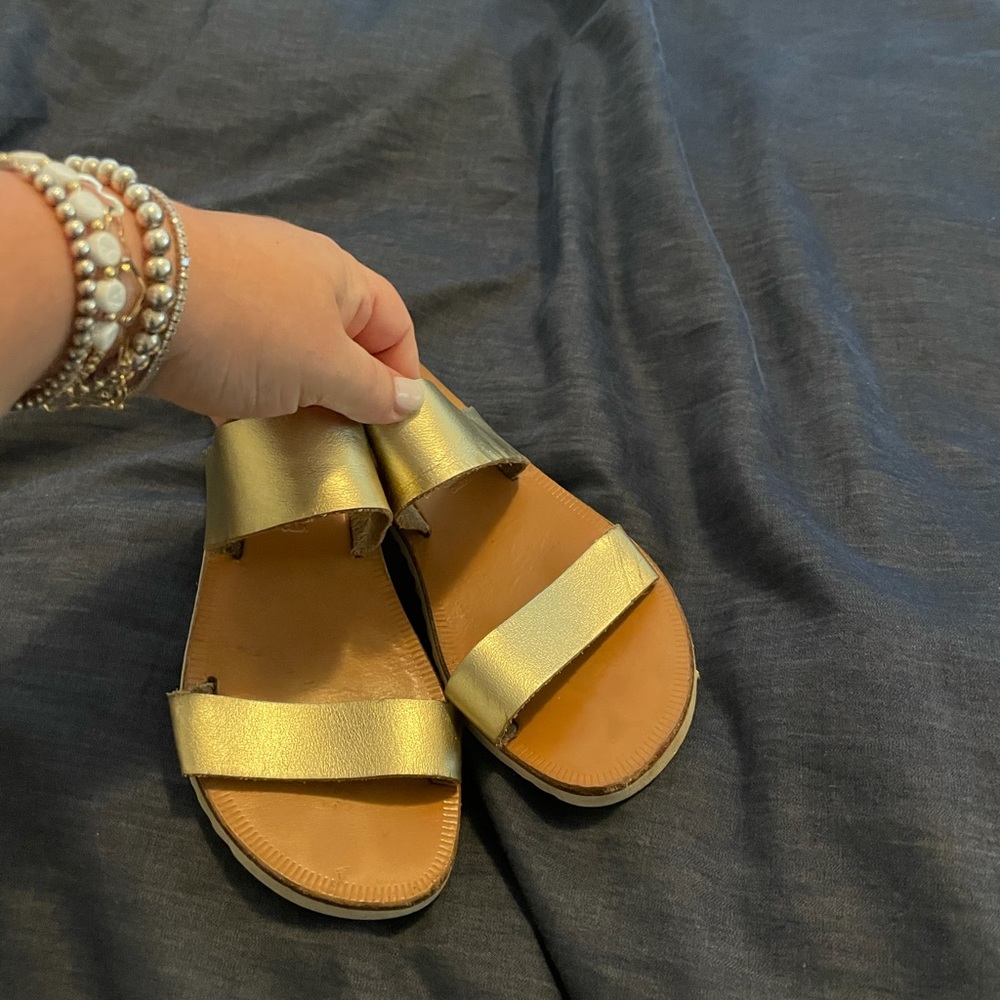 Joie gold leather flat sandals size 36.5